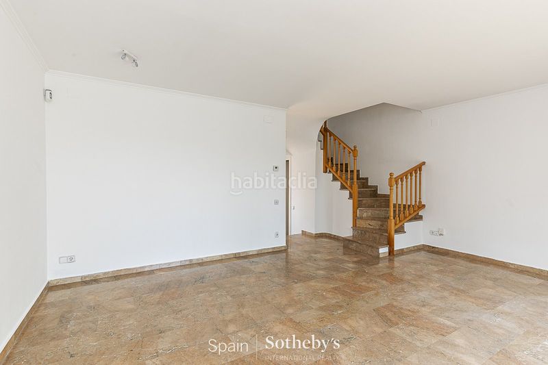 Foto 9230d889-20da-4b58-82cc-4056a66ca9a1. Casa aparellada amb calefacció aparcament a Can Girona - Terramar - Vinyet Sitges