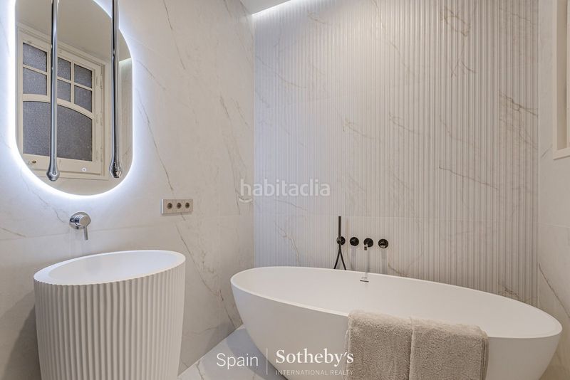 Foto 8fbac8ce-b0a4-4147-ad31-0b46a7db4219. Apartament amb calefacció a Dreta de l´Eixample Barcelona