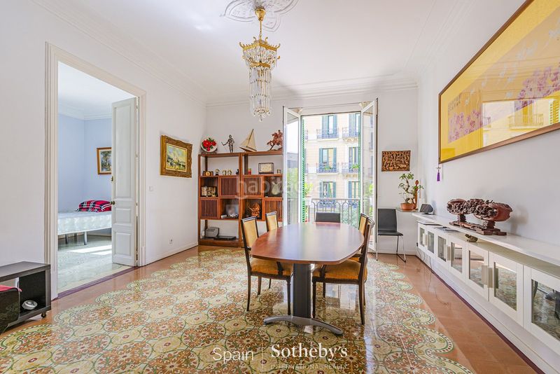 Foto c0ffdee5-2533-4011-975b-b07fa8ee4f90. Apartament amb calefacció a Dreta de l´Eixample Barcelona