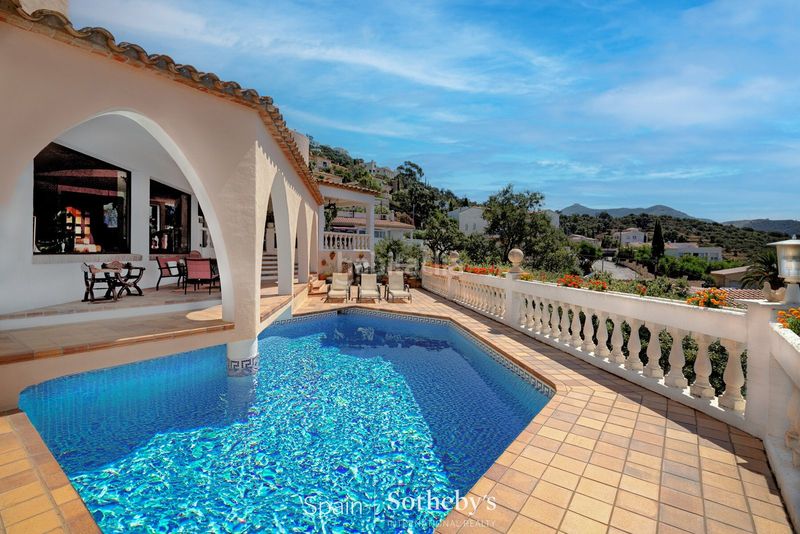 Foto e505b239-dc9f-4f56-bde8-32871e864631. Casa amb calefacció aparcament piscina a Nord Roses