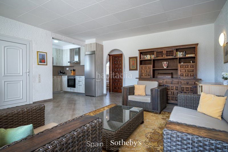 Foto a7a5b4cf-5934-4c59-8e0f-a10934cf7d88. Casa amb calefacció aparcament piscina a Cap Ras - Creus - Falconera Empuriabrava