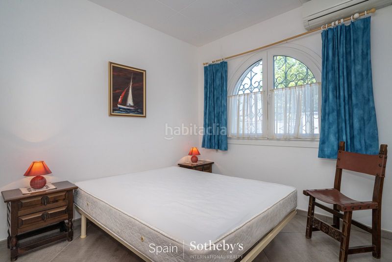 Foto cdd9639f-a6c1-4b01-9bf4-c986441d727f. Casa amb calefacció aparcament piscina a Cap Ras - Creus - Falconera Empuriabrava