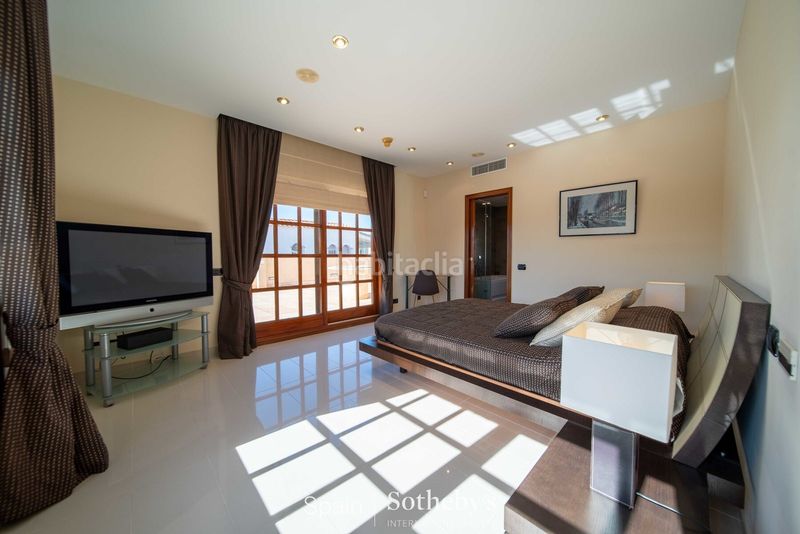 Foto 41685e66-dd03-4f08-8021-dfe515287593. Casa amb calefacció aparcament piscina a Salins - Cavall de Mar Empuriabrava