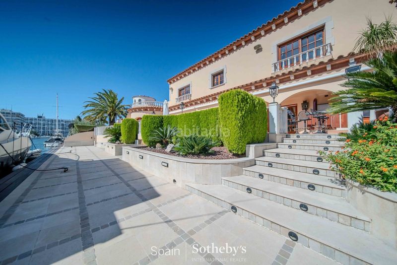 Foto 79004cda-43a1-4b2f-81a8-d82ae53595c8. Casa amb calefacció aparcament piscina a Salins - Cavall de Mar Empuriabrava