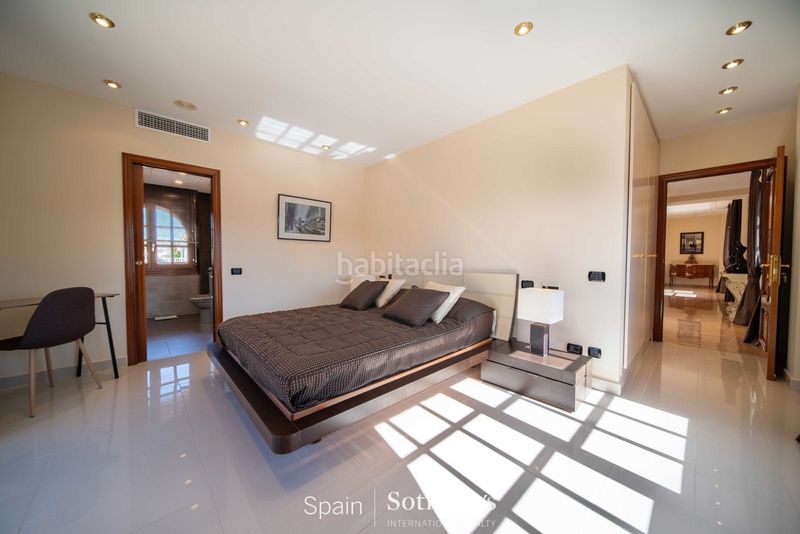 Foto 81725f84-c436-47bf-9848-32f81cbba294. Casa amb calefacció aparcament piscina a Salins - Cavall de Mar Empuriabrava
