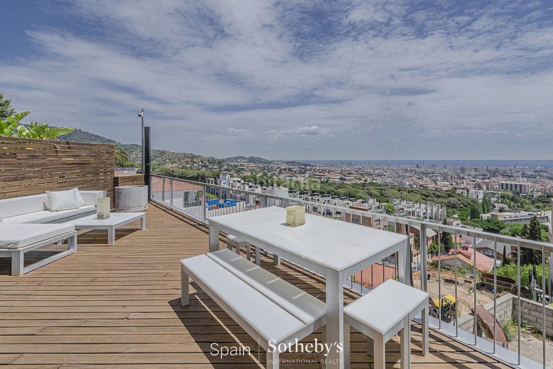 Foto b4f8d8de-cd84-47ca-bc1d-e0211cd8e881. Casa amb calefacció aparcament a Sarrià Barcelona