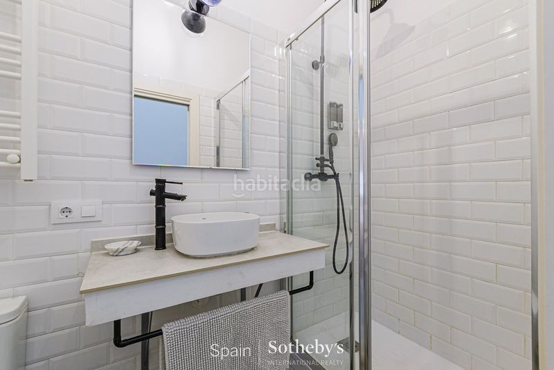 Foto 04d39447-cd05-4fb0-accb-4e32bdeb5464. Apartament amb calefacció a Vila de Gràcia Barcelona