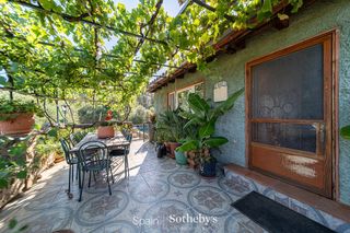 Haus in Rabós. Casa de una planta con vistas a la montaña y 240 metros cuadrado