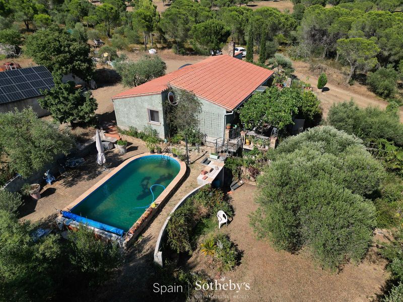 Foto a23f8134-603c-44a8-b731-9f031d9a8e6b. Casa amb calefacció aparcament piscina a Rabós