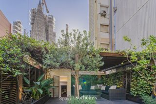 Apartamento en Sagrada Fam�lia. Propiedad inusual con terraza en el coraz�n de la sagrada famili