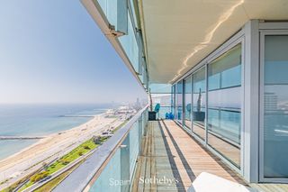 Apartament a Diagonal Mar i el Front Marítim del Poblenou. Propiedad exclusiva con terraza panorámica, vistas interminables
