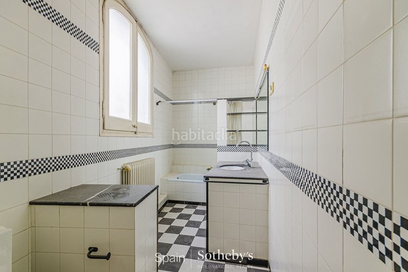 Foto f9ca9a8f-2b44-41c2-a2c8-5ff19ecd97e5. Apartament amb calefacció a Dreta de l´Eixample Barcelona