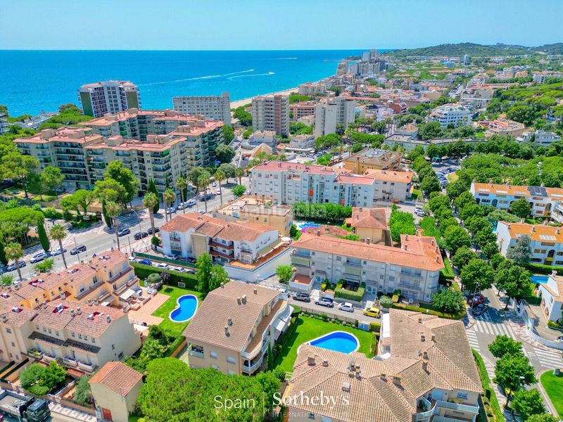 Foto b3e8b16f-c5b7-464a-9654-2b918dd3da31. Àtic amb calefacció aparcament piscina a Fenals Platja d´Aro