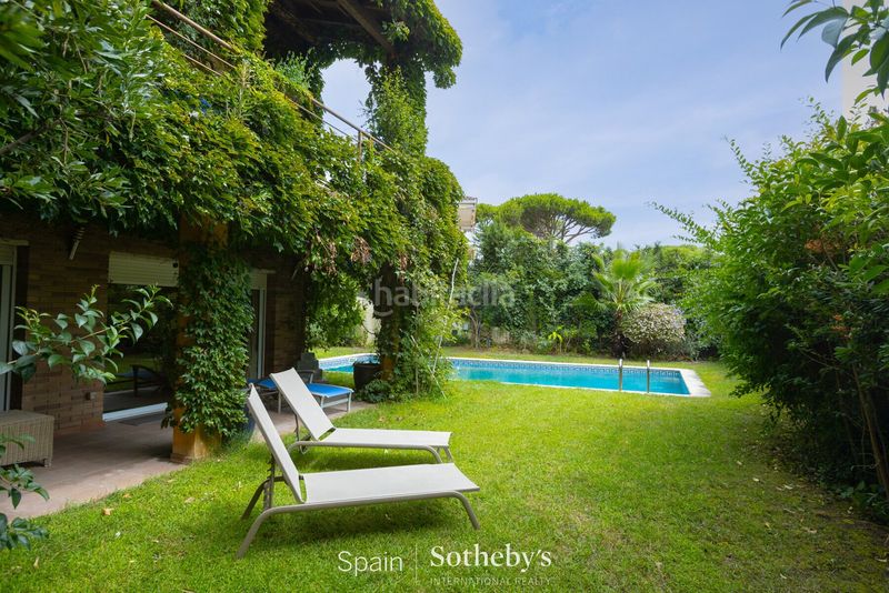 Foto fdfb93af-9340-4917-91c3-221f6e307ab3. Casa con riscaldamento parcheggio piscina in Cabrils