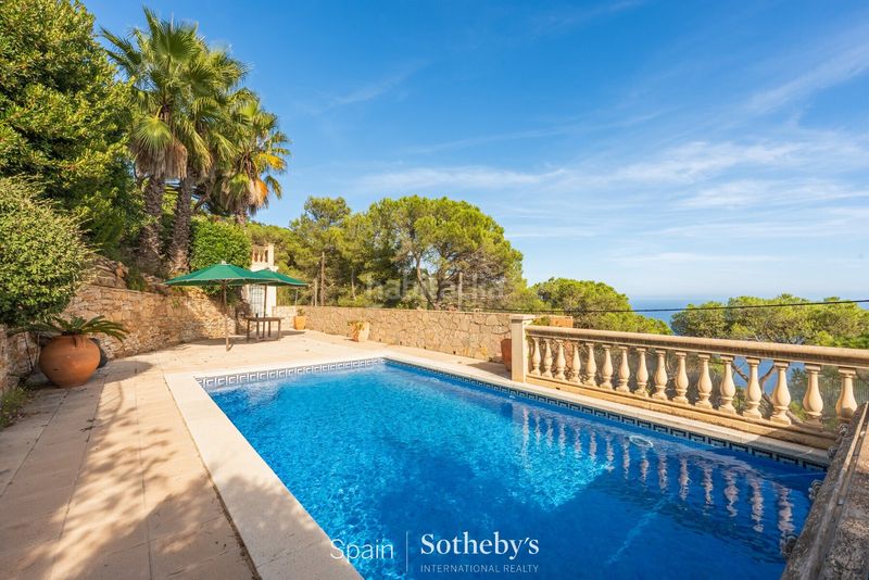 Foto 53332a1e-b2f5-41d6-91f9-bb294b99642f. Casa amb calefacció aparcament piscina a Fornells-Aiguablava Begur