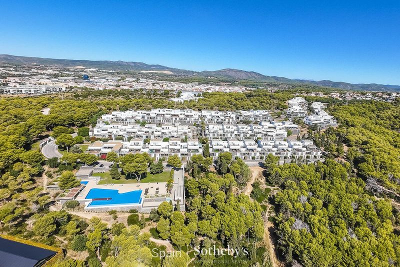 Foto ccb4dd04-5e84-413a-97f0-0f271e015404. Apartament amb aparcament piscina a Mas d´En Serra - Els Cards Sant Pere de Ribes