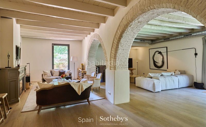 Foto aeeaf58d-2803-46bb-ab8d-53eb6da20276. Casa amb calefacció aparcament piscina a Alella