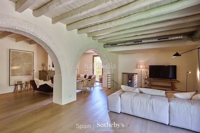 Foto fe8d192d-5b80-4fd9-b7d4-b5faf75c3d8c. Casa amb calefacció aparcament piscina a Alella