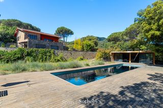 Casa  Av. can corbera. Propiedad excepcional para renovar en vallromanes golf  bcn.