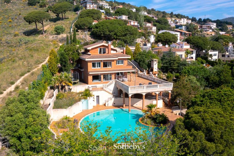 Foto 6c27f3ba-1785-4c0d-9171-890d82cd3c8d. Casa amb calefacció aparcament piscina a Alella