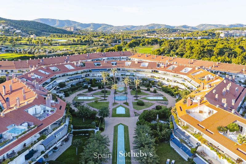 Foto 12eefc31-e3b7-4398-899f-8b5ffcbfade7. Apartament amb aparcament piscina a Can Girona - Terramar - Vinyet Sitges