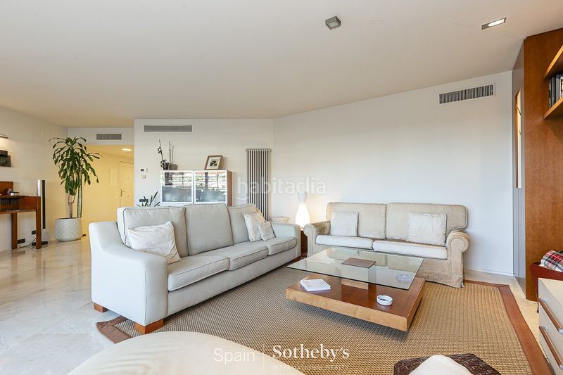 Foto 4bb50f3c-3e41-4d93-8f30-dbda64b29e5d. Apartament amb aparcament piscina a Can Girona - Terramar - Vinyet Sitges