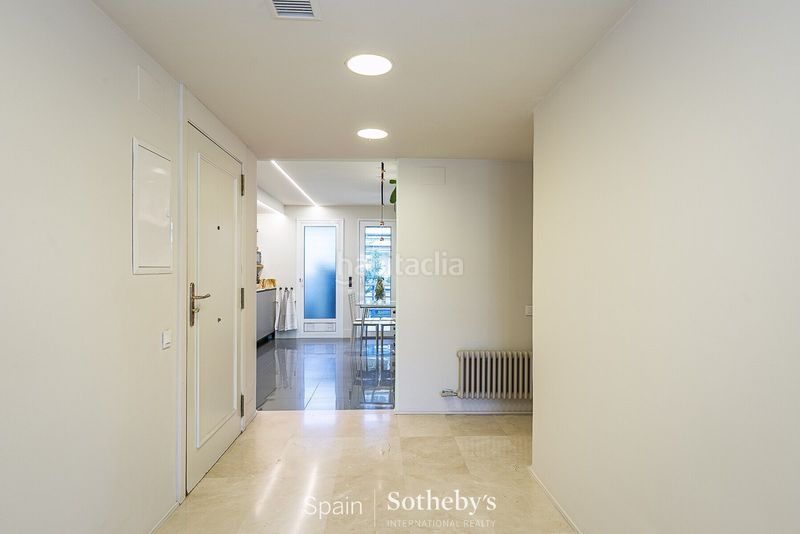 Foto b0a6b859-94cb-4d9f-96eb-21cb65fb9a96. Apartament amb aparcament piscina a Can Girona - Terramar - Vinyet Sitges