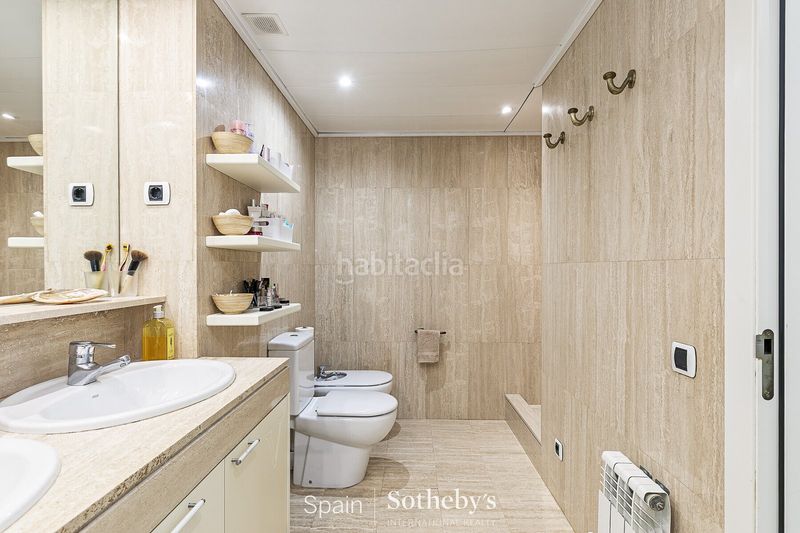 Foto ca49d81b-e0af-4521-83fc-5a5ce27a7aea. Apartament amb aparcament piscina a Can Girona - Terramar - Vinyet Sitges