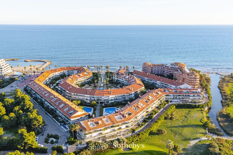 Foto dbcc8a85-0577-4002-81d3-361ce7154477. Apartament amb aparcament piscina a Can Girona - Terramar - Vinyet Sitges