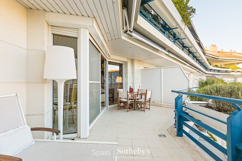 Foto f300b922-3257-4b45-a71d-653d7d2b284a. Apartament amb aparcament piscina a Can Girona - Terramar - Vinyet Sitges