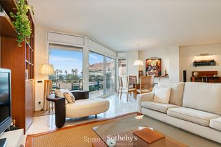 Apartamento en Can Girona - Terramar - Vinyet. Piso moderno de 214 m en primera línea de playa en sitges