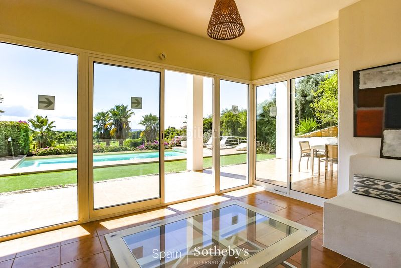 Foto 46ee2c05-4f4e-4f80-88e4-807ab3756a4b. Casa amb calefacció aparcament piscina a Can Girona - Terramar - Vinyet Sitges