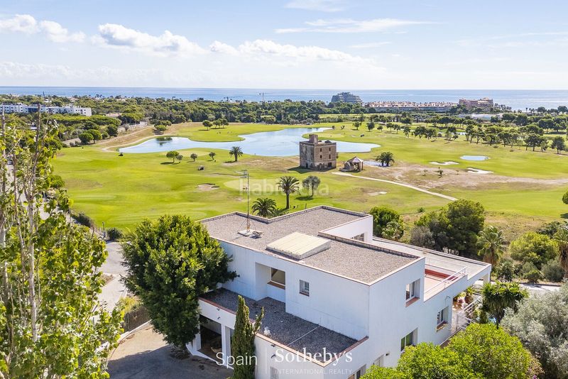 Foto 528b8682-23da-4945-a14b-6f2df0cba47c. Casa amb calefacció aparcament piscina a Can Girona - Terramar - Vinyet Sitges