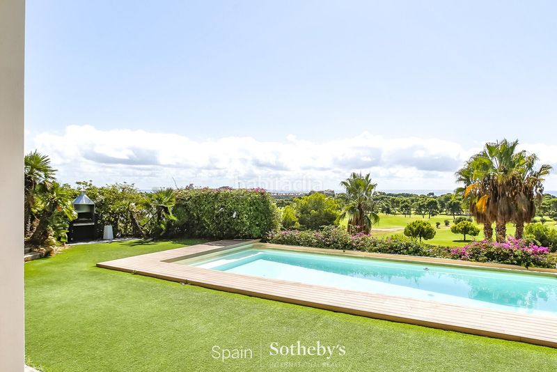 Foto 5a50a20d-a5f1-429f-8a69-dd9b81027490. Casa amb calefacció aparcament piscina a Can Girona - Terramar - Vinyet Sitges