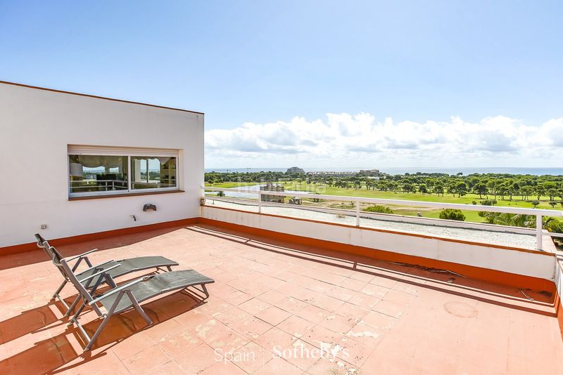 Foto 779b05de-adbd-4116-ac10-9e446700238d. Casa amb calefacció aparcament piscina a Can Girona - Terramar - Vinyet Sitges