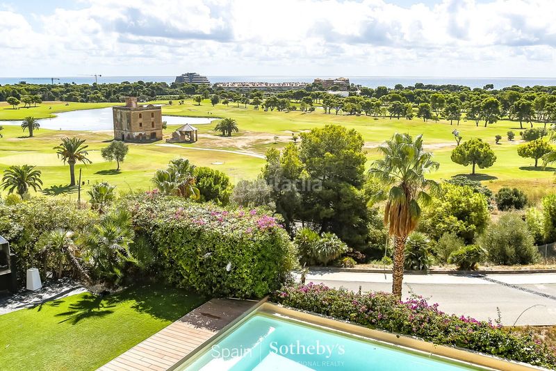 Foto d7b84f4f-fa71-45f6-bb72-78afad901fe7. Casa amb calefacció aparcament piscina a Can Girona - Terramar - Vinyet Sitges
