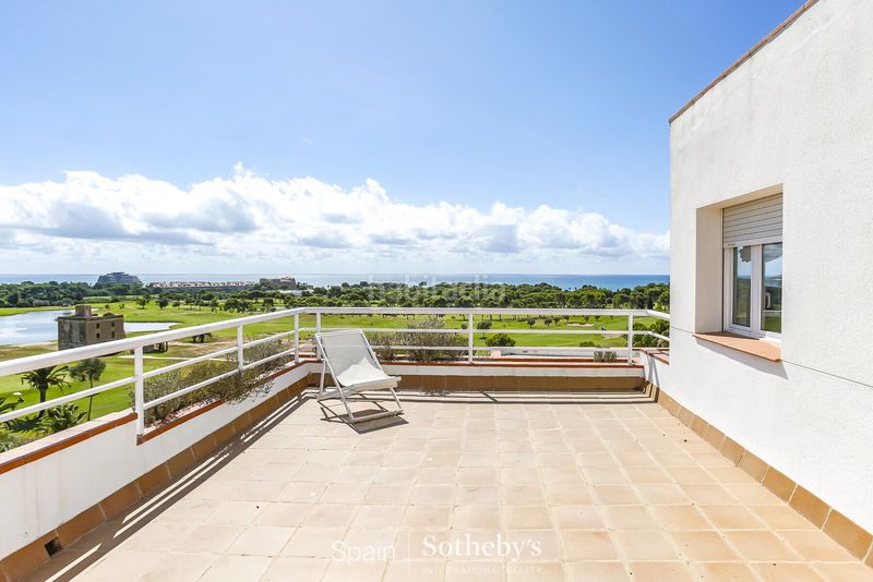 Foto f7a6099f-a64e-404b-a410-39929b29541c. Casa amb calefacció aparcament piscina a Can Girona - Terramar - Vinyet Sitges