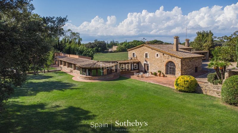 Foto 4f695b7f-776f-471f-acff-4a969cd69a6f. Casa amb aparcament piscina a residencial Begur-esclanyà Begur