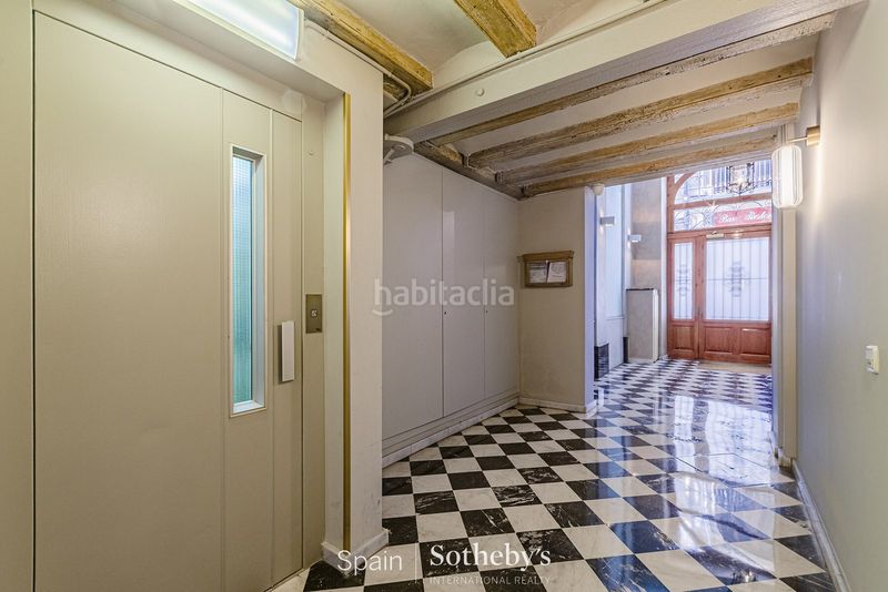 Foto 5fb20d77-a7f6-48ff-ac70-294d5c646380. Àtic a Gòtic Barcelona