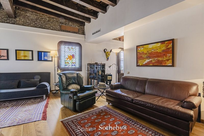 Foto e6652fb4-d539-4cf8-85a0-397fce2cd691. Àtic a Gòtic Barcelona