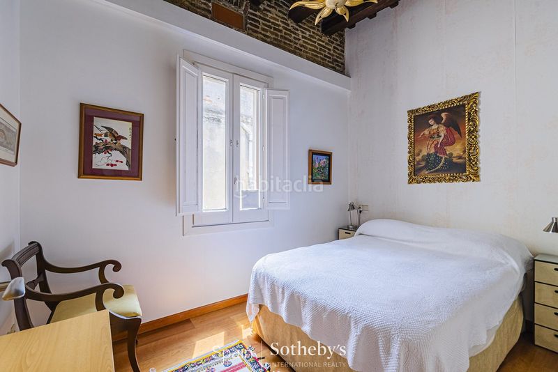 Foto fd65c4f7-867f-4f15-aed0-cd0fe0d0405e. Àtic a Gòtic Barcelona