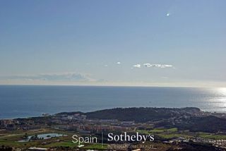 Residential Plot in Urbanitzacions. Terreno de 1246 m en una colina con vistas panorámicas al mar