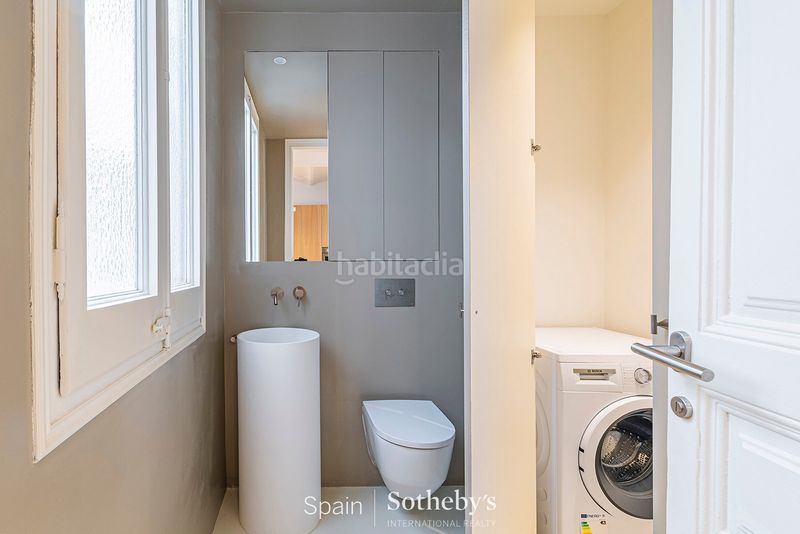 Foto 0c2c82a6-6408-4a7f-84ff-8969ed787c30. Apartamento piso renovado con características originales en el barrio gótico en Barcelona