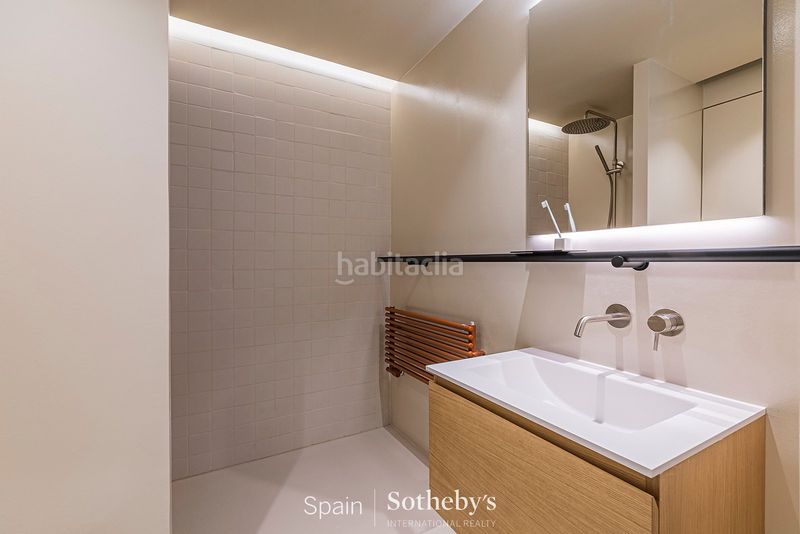 Foto 1e2e65cc-1a43-463b-b681-73c1c5246651. Apartamento piso renovado con características originales en el barrio gótico en Barcelona