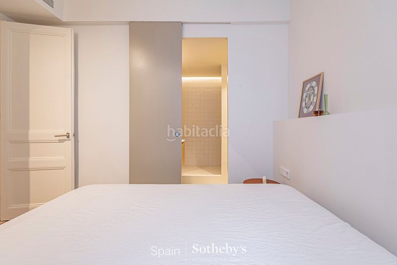 Foto 463cfe62-6549-4ec2-975b-ec8b4b8eb51a. Apartamento piso renovado con características originales en el barrio gótico en Barcelona