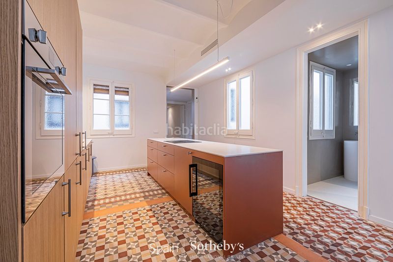Foto 57f92c4d-6ced-45cf-b487-d19a61918374. Apartamento piso renovado con características originales en el barrio gótico en Barcelona