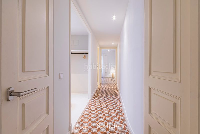 Foto 6002c3b8-6ff1-430f-99ec-f0d6a4036685. Apartamento piso renovado con características originales en el barrio gótico en Barcelona