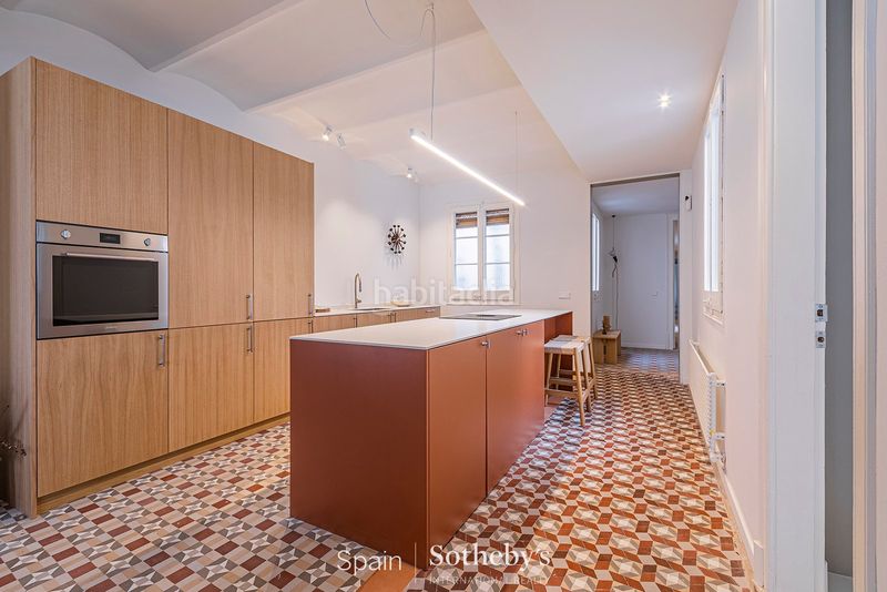 Foto 615a7023-0977-483d-8868-a4caeaa3509c. Apartamento piso renovado con características originales en el barrio gótico en Barcelona