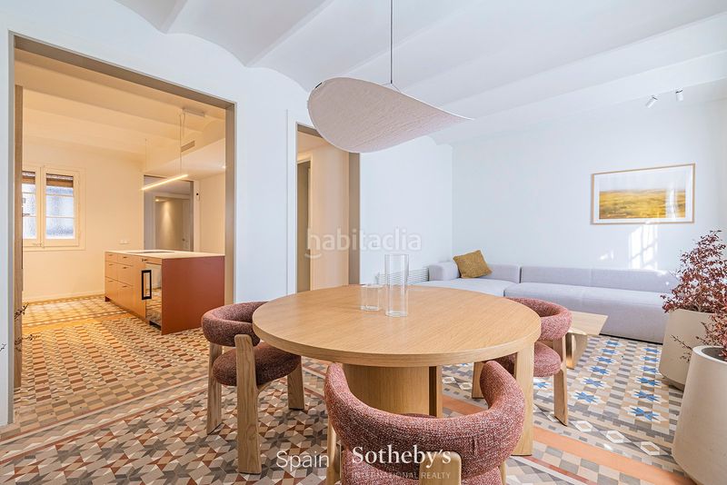 Foto 69cae88b-f1cb-4b1c-acfa-dfbbb51f5bd7. Apartamento piso renovado con características originales en el barrio gótico en Barcelona