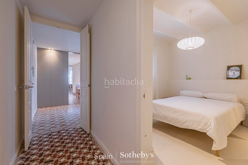 Foto e6aecf16-33da-4b2f-95af-a0e3337f2397. Apartamento piso renovado con características originales en el barrio gótico en Barcelona